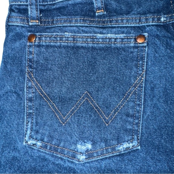 VINTAGE WRANGLER Cowboy Cut Off Shorts Boho Festival Western Size 32 - Picture 7 of 15